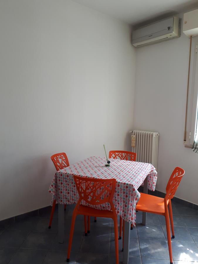 Residence Desiree Римини Экстерьер фото